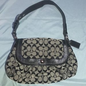 LIKE NEW Black Signature Coach Handbag